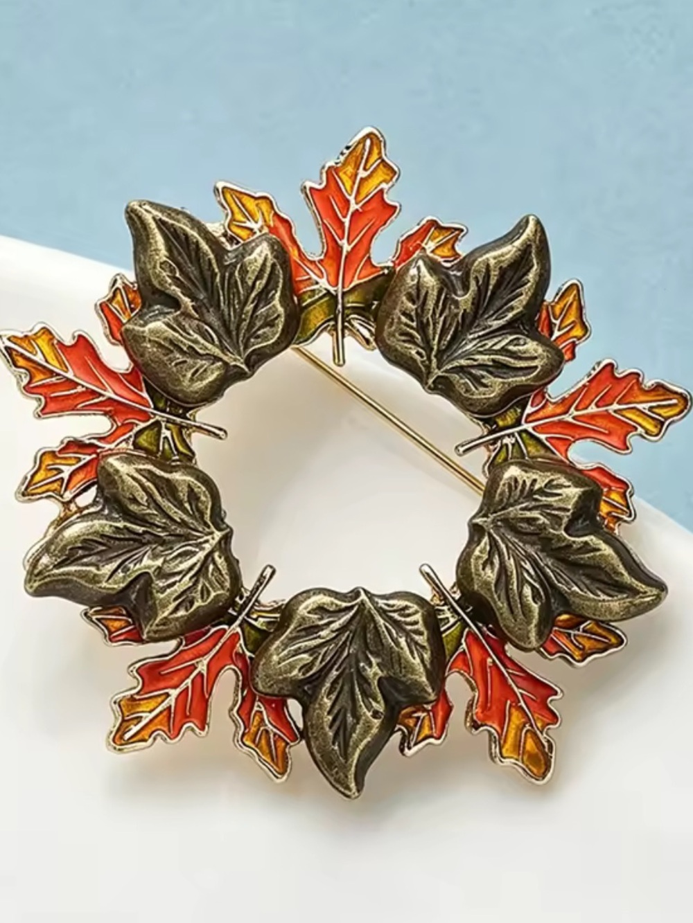 Autumn Leaf Wreath Gold Brooch - Picture 5 of 10